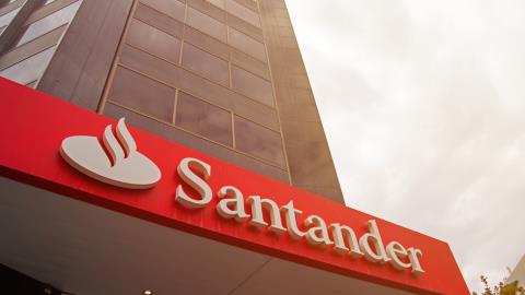 Santander UK Penalized £107.7 Million for Ongoing AML Violations