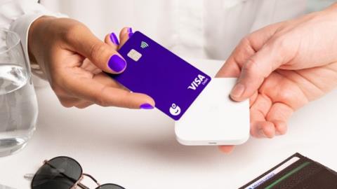 Plum Partners with Railsr to Introduce New Debit Card